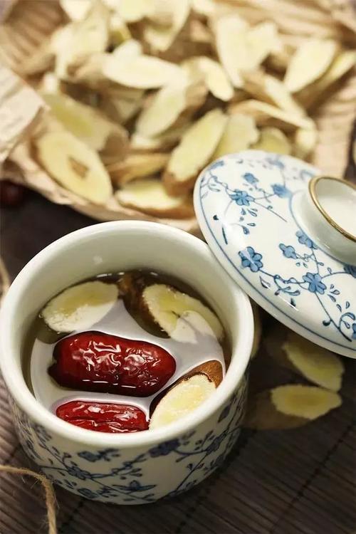 黄芪红枣枸杞茶-黄芪红枣枸杞茶月经期能喝吗