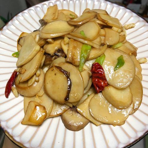 杏鲍菇炒肉-杏鲍菇炒肉怎么做好吃视频
