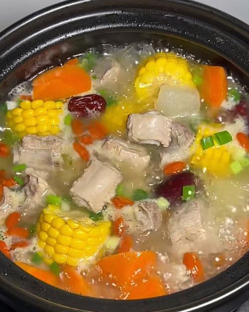 胡萝卜玉米排骨汤-胡萝卜玉米排骨汤的功效