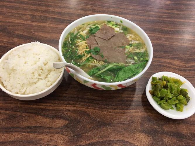 牛肉汤饭-牛肉汤饭怎么吃