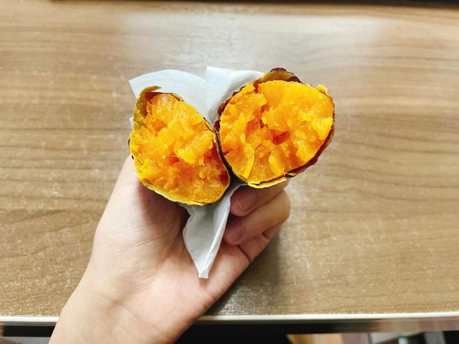 微波炉烤红薯的做法-微波炉烤红薯的做法步骤