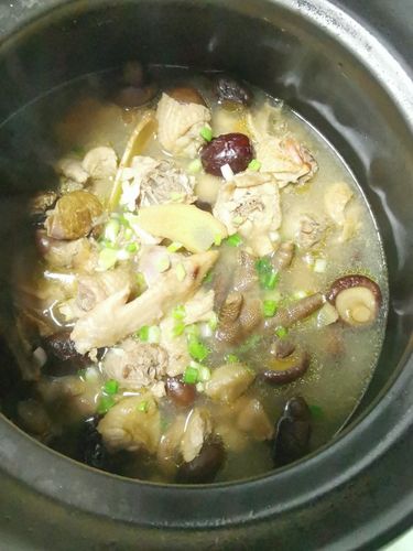香菇鸡汤怎么做好吃-香菇鸡汤做法大全菜谱