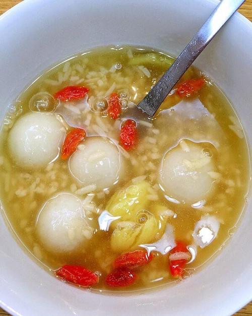 汤圆的做法步骤-醪糟汤圆的做法步骤