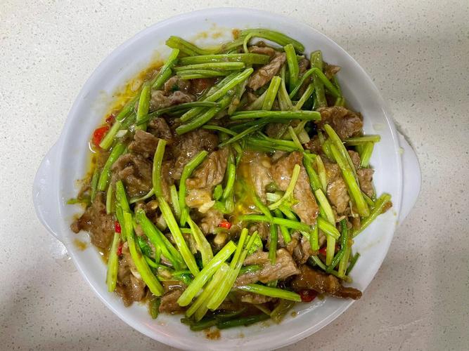 芹菜炒牛肉-芹菜炒牛肉怎么炒好吃又嫩