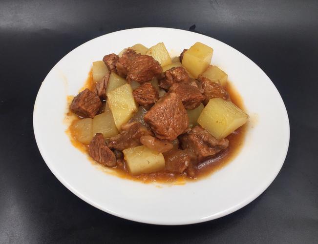 牛肉炖土豆-牛肉炖土豆怎么炖好吃又烂