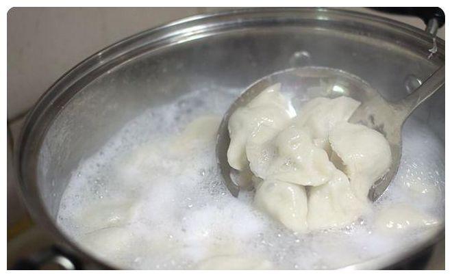 煮饺子-煮饺子是冷水下锅还是热水下锅