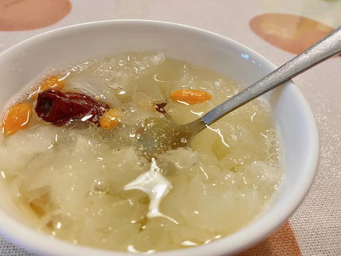 冰糖银耳-冰糖银耳汤的功效与作用