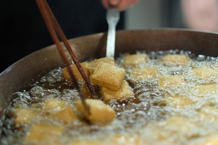 油炸臭豆腐-油炸臭豆腐制作方法和配料