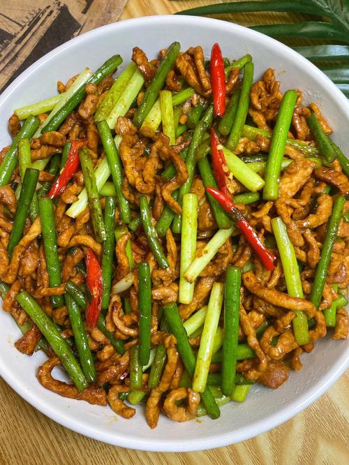 蒜苗炒肉丝-蒜苗炒肉丝的家常做法