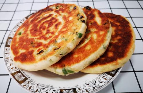 怎么做葱油饼-怎么做葱油饼好吃又简单的做法