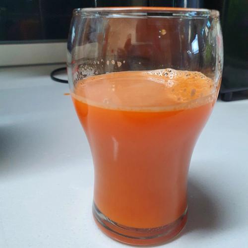 制作胡萝卜汁-制作胡萝卜汁的过程