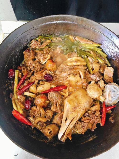 铁锅炖大鹅-铁锅炖大鹅的家常做法