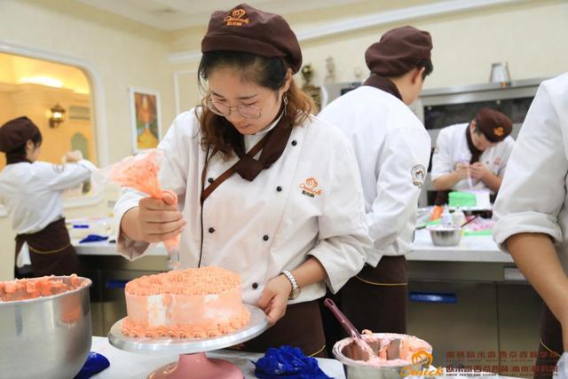 学做蛋糕-学做蛋糕一般多久可以出师