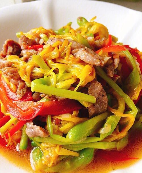 黄花菜炒肉-黄花菜炒肉的做法