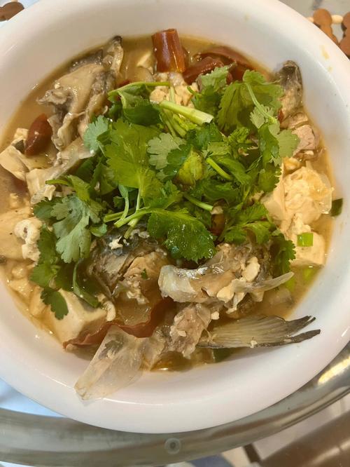 鱼头炖豆腐-鱼头炖豆腐的家常做法