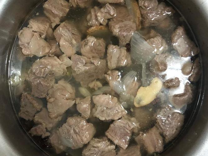 牛肉炖汤-牛肉炖汤怎么做好吃