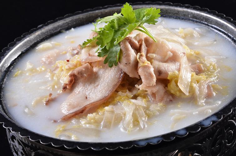 酸菜炖白肉-酸菜炖白肉的做法
