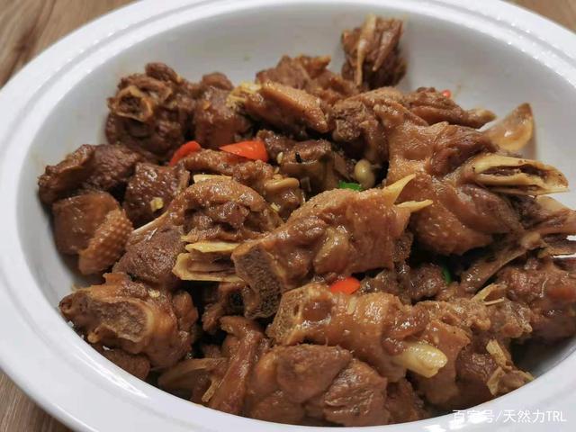 怎么炖鸭子-怎么炖鸭子简单又好吃不腥