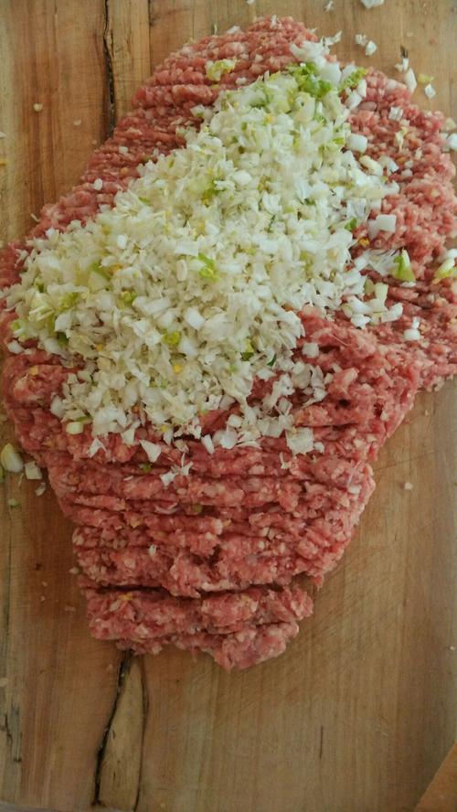 羊肉饺子馅-羊肉饺子馅怎么调好吃