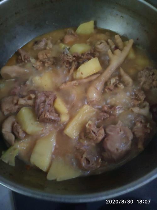 家常炖鸡肉的简单方法-家常炖鸡肉的简单方法视频