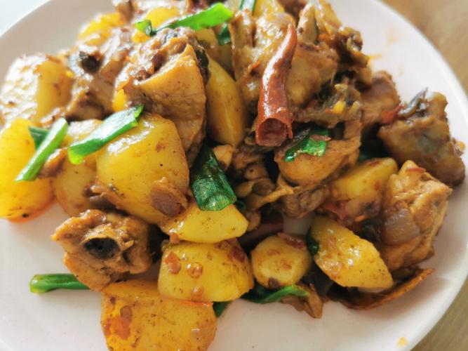 土豆烧鸡-土豆烧鸡块怎么烧好吃又简单