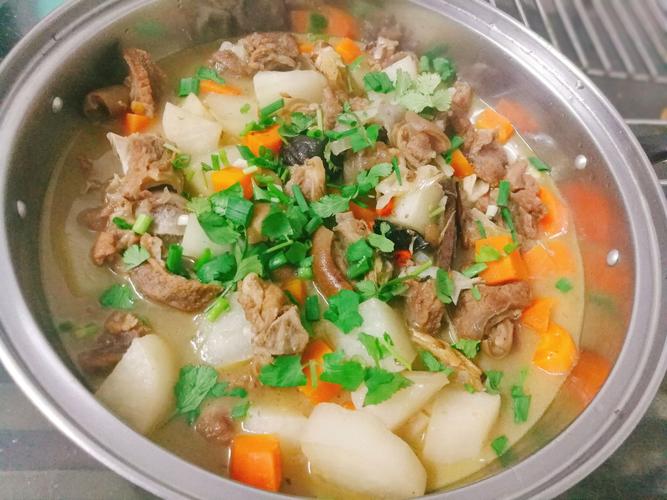 炖羊肉的家常做法-炖羊肉的家常做法视频