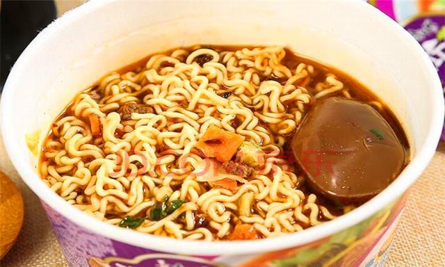 方便面-方便面过期了还能吃吗