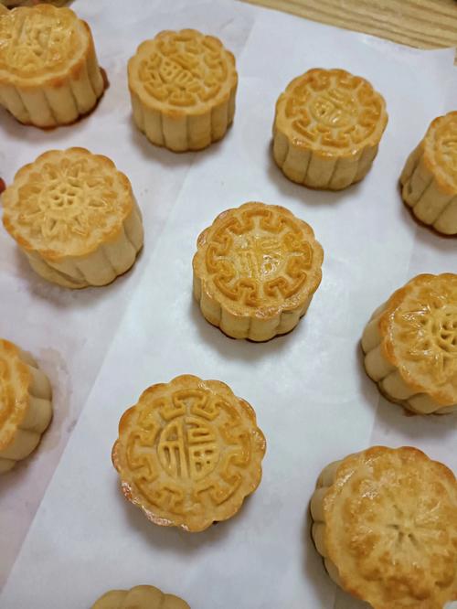 莲蓉月饼-莲蓉月饼的做法