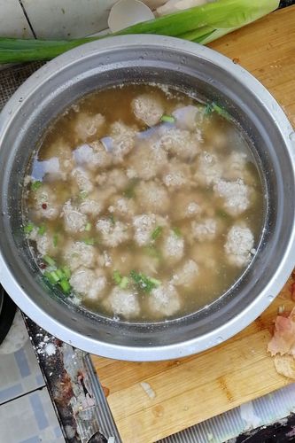 丸子汤的家常做法-丸子汤的家常做法猪肉丸子怎样做