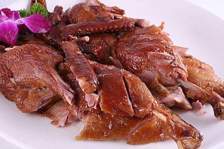 樟茶鸭-樟茶鸭买来后怎么加工才好吃