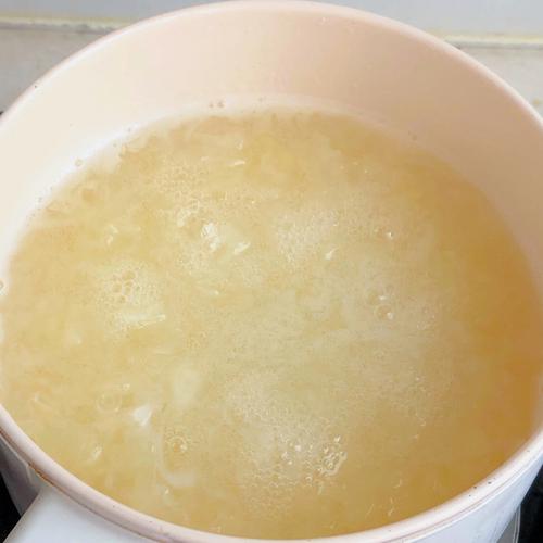银耳汤的做法-银耳汤的做法怎么煮才会出胶