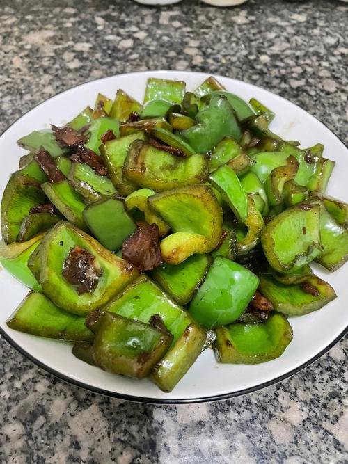 菜椒-菜椒炒肉的做法