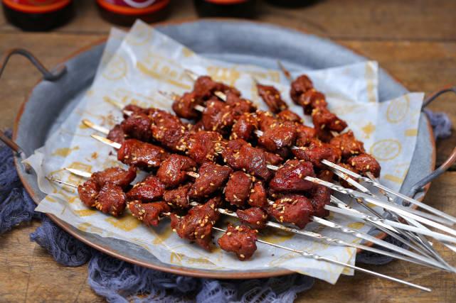 烤肉串-烤肉串怎样腌制又嫩又好吃