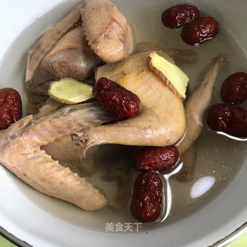 鸽子炖汤-鸽子炖汤前要焯水吗