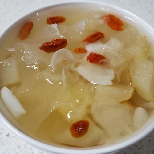 银耳雪梨粥的做法-银耳雪梨粥的做法视频