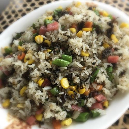 橄榄菜豆角-橄榄菜豆角炒饭