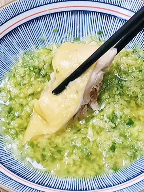 白斩鸡蘸料-家庭白切鸡的制作过程