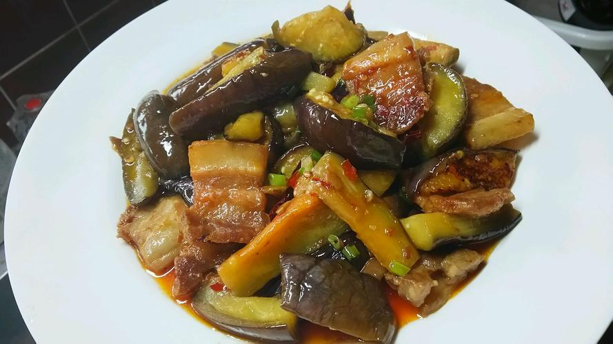 茄子炖肉-茄子炖肉怎么做好吃家常做法
