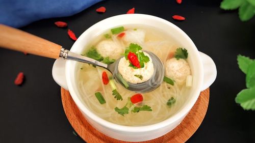 冬瓜粉丝丸子汤-杏鲍菇土豆片炒肉
